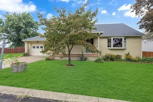 929 Speyer Ave, Monaca, PA 15061 - Photo 1