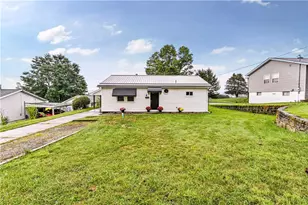 40 Viewmont Dr, Unity Township, PA 15650 - Photo 5