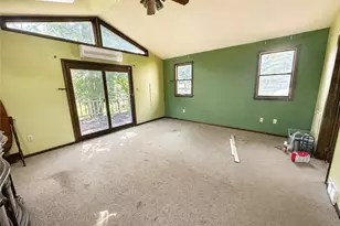130 Maplehurst Dr, Aliquippa, PA 15001 - Photo 13