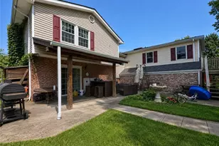 130 Maplehurst Dr, Aliquippa, PA 15001 - Photo 5
