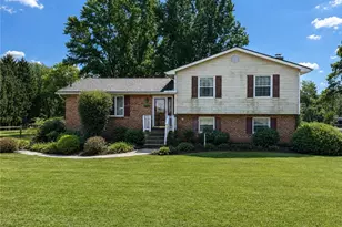 130 Maplehurst Dr, Aliquippa, PA 15001 - Photo 1