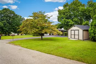219 Mission Meade Dr, Neshannock Township, PA 16105 - Photo 43