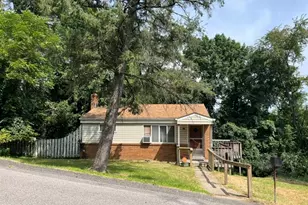42 Grace St, Stowe Township, PA 15136 - Photo 1