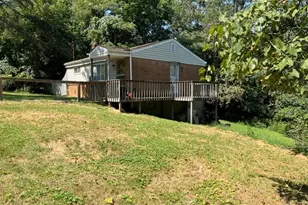 42 Grace St, Stowe Township, PA 15136 - Photo 11