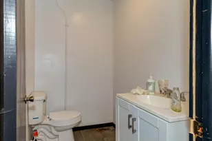 372 E Washington St, New Castle, PA 16101 - Photo 5