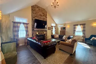 217 Pennsylvania Ave, Zelienople, PA 16063 - Photo 23