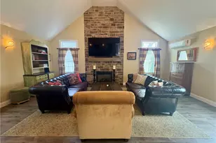 217 Pennsylvania Ave, Zelienople, PA 16063 - Photo 21