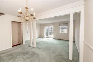 224 Georgetowne Village, White Township, PA 15701 - Photo 7