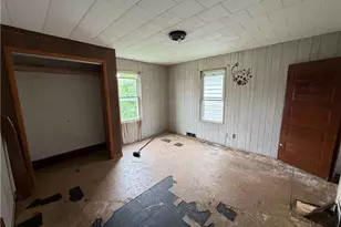 360 Mitchell Ave, Clairton, PA 15025 - Photo 9