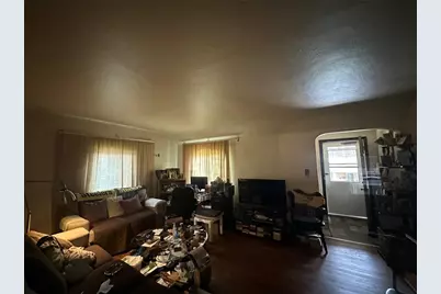 2197 Village Dr, Pittsburgh, PA 15221 - Photo 9