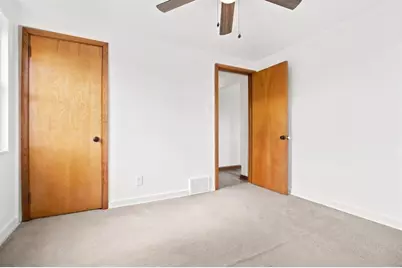 1376 Peterson Dr, Jefferson Hills, PA 15025 - Photo 9