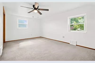 1376 Peterson Dr, Jefferson Hills, PA 15025 - Photo 13
