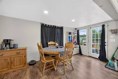 424 Pershing Ave, Houston, PA 15342 - Photo 9