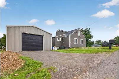 424 Pershing Ave, Houston, PA 15342 - Photo 3