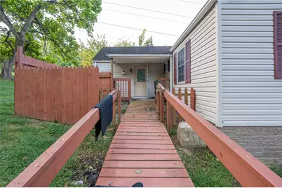 765 Pellis Rd, Hempfield Township, PA 15601 - Photo 3