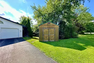 625 Rich Dr, Hickory Township, PA 16101 - Photo 9