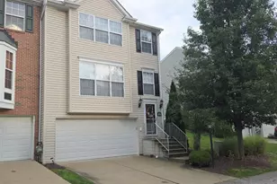 10552 Timber Edge Dr, Pittsburgh, PA 15090 - Photo 1