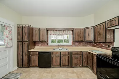 1233 Margaret Rd, Cowanshanock Township, PA 16201 - Photo 11