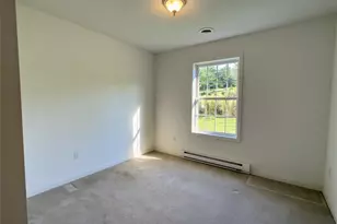 458 Freeman Falls Rd, Mount Pleasant Township, PA 15610 - Photo 13