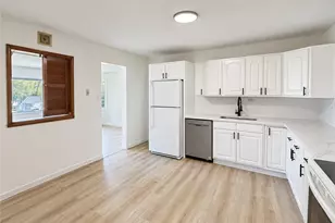 410 Cowan Dr, Elizabeth Twp/Boro, PA 15037 - Photo 11