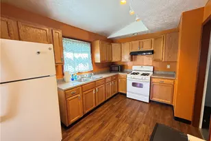 114 15th St, Vandergrift, PA 15690 - Photo 5
