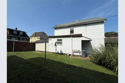 114 15th St, Vandergrift, PA 15690 - Photo 3