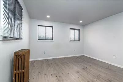 208 Campbell St, Scott Township, PA 15106 - Photo 9