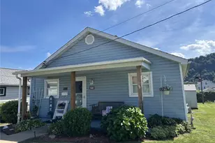 534 Grant St, Springdale Boro, PA 15144 - Photo 1