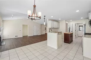 2400 Woodland Hills Dr, Shenango Township, PA 16101 - Photo 13
