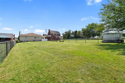 2116 Pennsylvania Avenue, West Mifflin, PA 15122 - Photo 27
