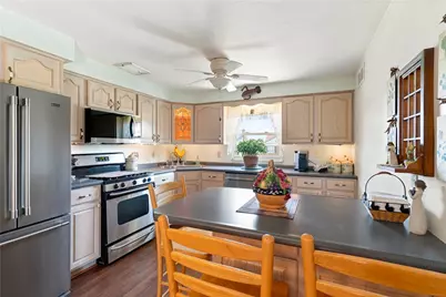 2116 Pennsylvania Avenue, West Mifflin, PA 15122 - Photo 9