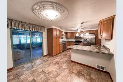 892 Locust Dr, North Huntingdon, PA 15642 - Photo 5