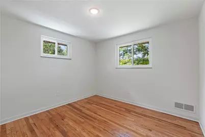 522 Lucy Dr, Pittsburgh, PA 15236 - Photo 17
