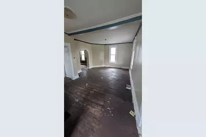 517 E Moody Avenue, New Castle, PA 16105 - Photo 5