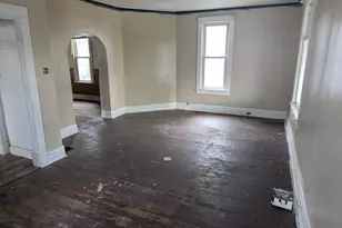 517 E Moody Ave, New Castle, PA 16105 - Photo 5