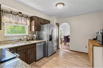 7335 Deer Run Cir, Imperial, PA 15126 - Photo 9