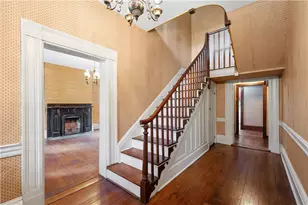 2430 Southvue Dr, Pittsburgh, PA 15241 - Photo 9