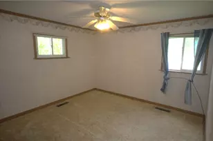 107 Election House Rd, Franklin Township, PA 16052 - Photo 15