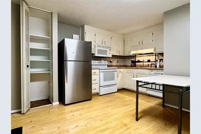 704 Countryside Dr, McKees Rocks, PA 15136 - Photo 9