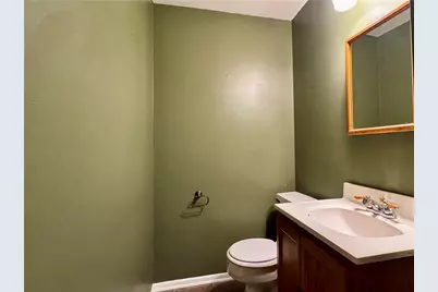 704 Countryside Dr, McKees Rocks, PA 15136 - Photo 7