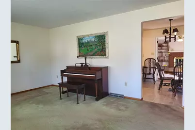 18 Joanne Dr, Latrobe, PA 15650 - Photo 3