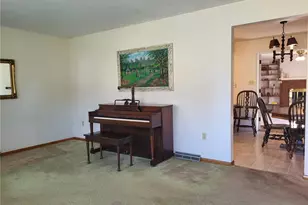 18 Joanne Dr, Latrobe, PA 15650 - Photo 3