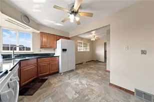 114 Jefferson Dr, Lower Burrell, PA 15068 - Photo 15