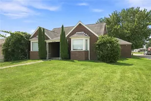 114 Jefferson Dr, Lower Burrell, PA 15068 - Photo 3