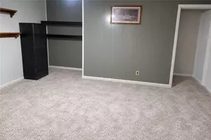 9966 Broadway St, North Huntingdon, PA 15642 - Photo 11