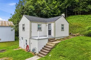 424 Glenfield Rd, Glenfield, PA 15143 - Photo 1