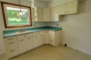1390 N Ctr Ave, Somerset Township, PA 15501 - Photo 11