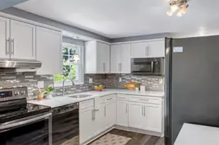1033 Maripat Dr, South Park, PA 15129 - Photo 11