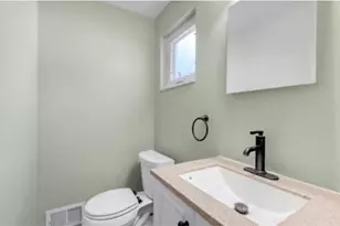 1033 Maripat Dr, South Park, PA 15129 - Photo 15