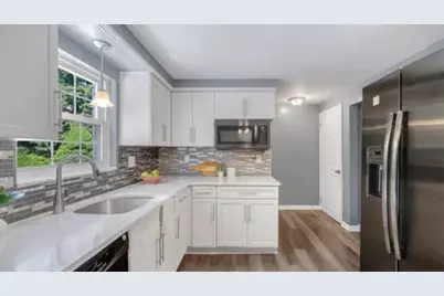 1033 Maripat Dr, South Park, PA 15129 - Photo 13